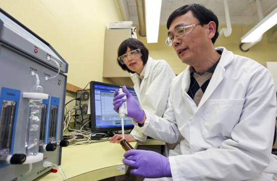 Findings published in Proceedings of the National Academy of Sciences by Oak Ridge National Laboratory's Liyuan Liang and Baohua Gu help explain previously reported seemingly contradictory findings. Findings published in Proceedings of the National Academy of Sciences by Oak Ridge National Laboratory's Liyuan Liang and Baohua Gu help explain previously reported seemingly contradictory findings.