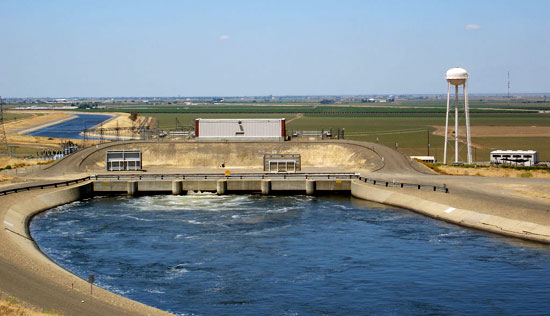 The California Aqueduct in San Joaquín Valley, Calif.