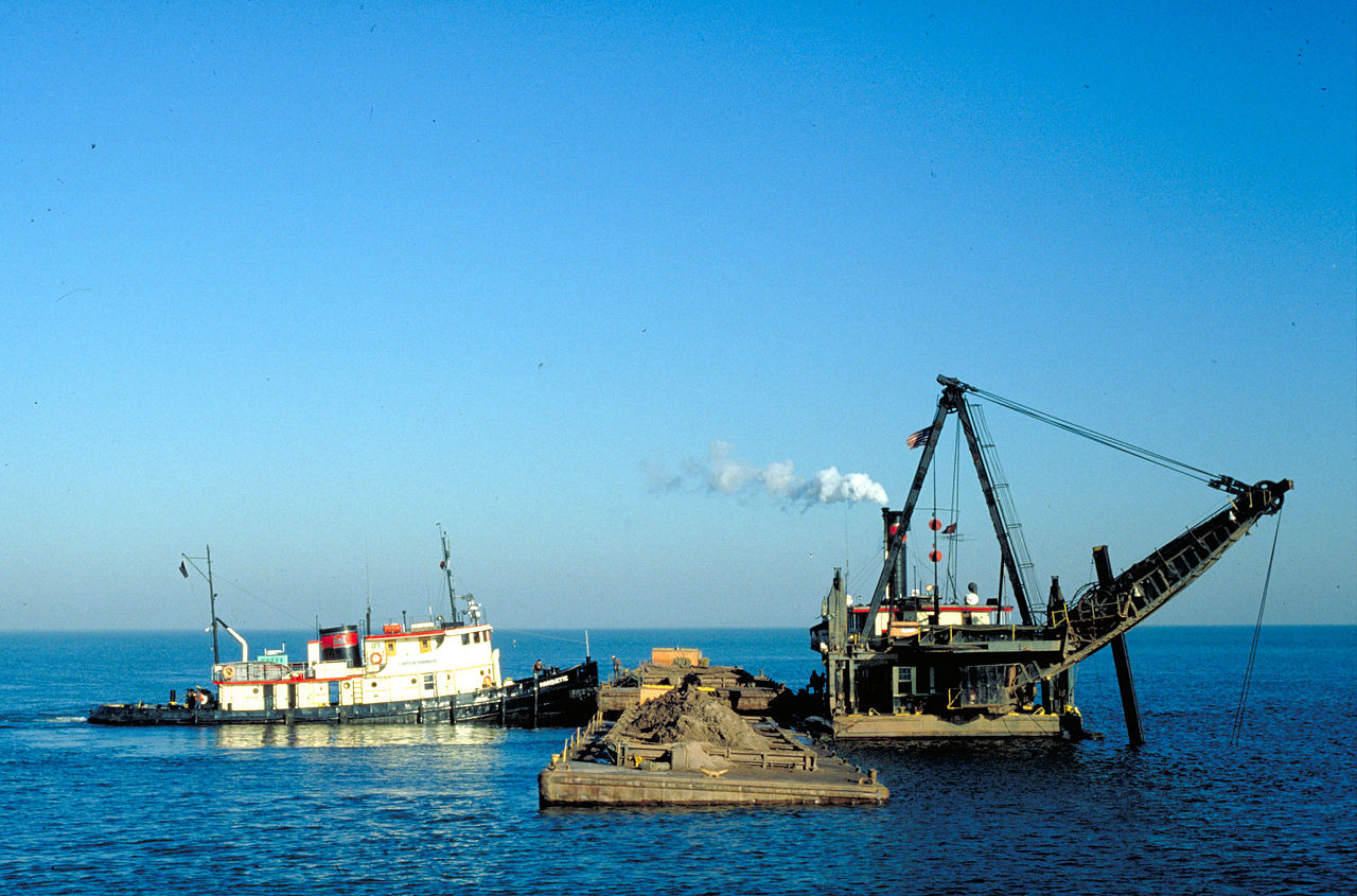 Dredging,_Duluth,_Minnesota-epa.gov