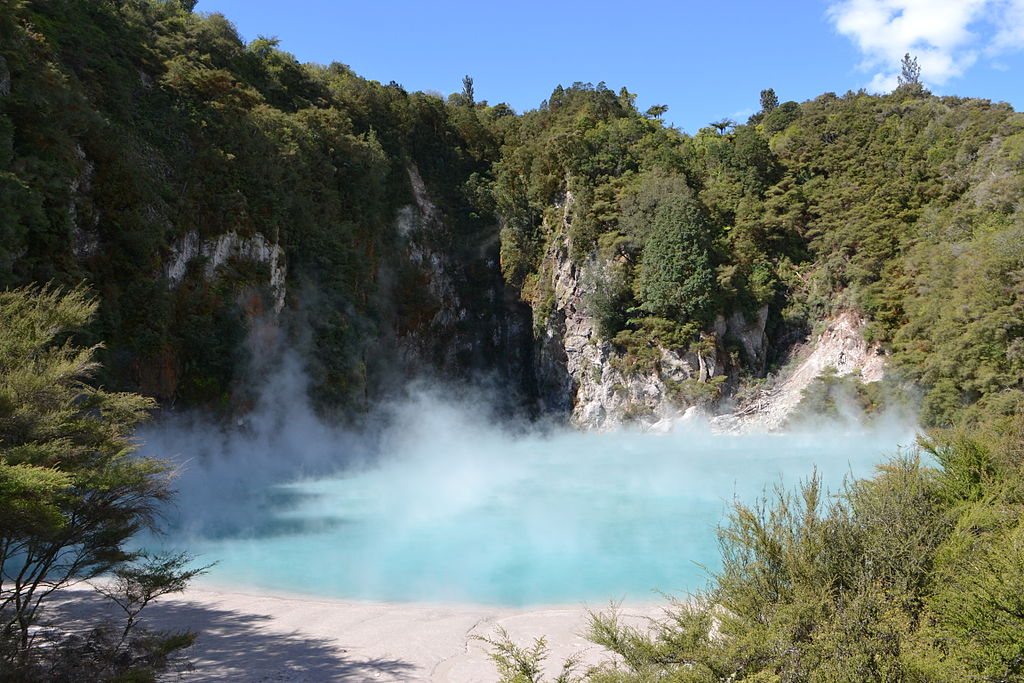 Inferno-Crater-Lake