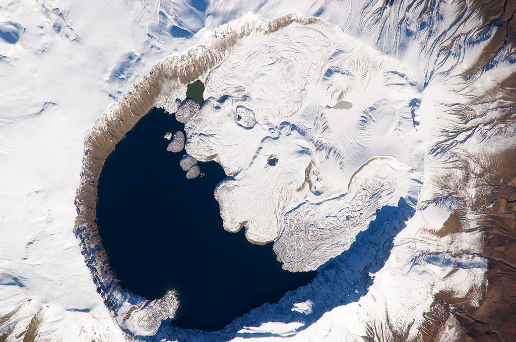 Lake-Nemrut-Turkey