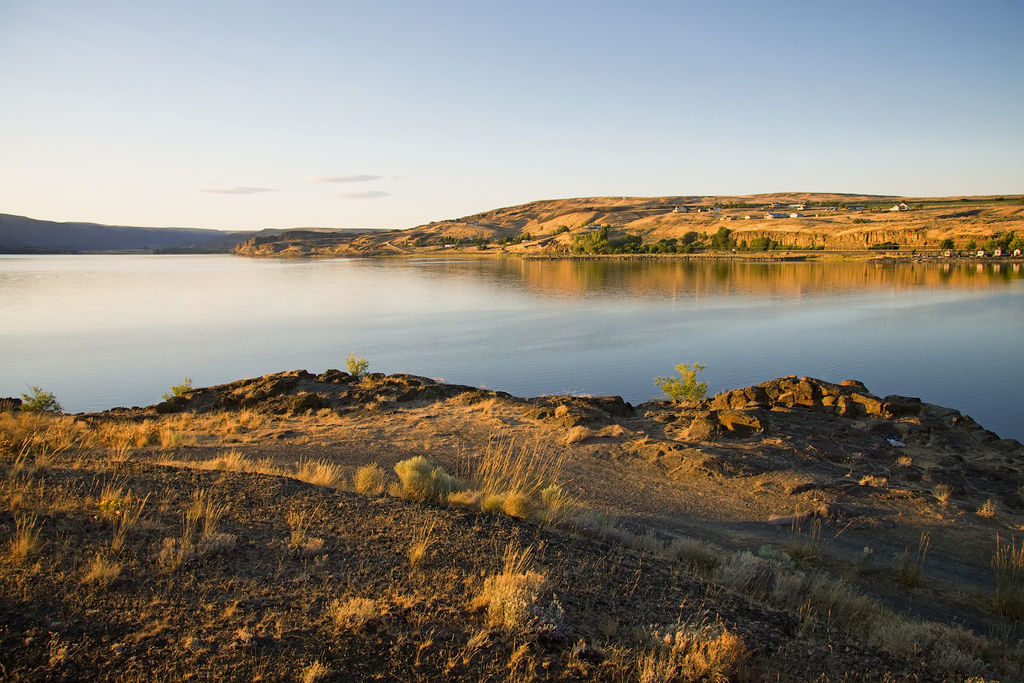 South-shore-of-Soap-Lake