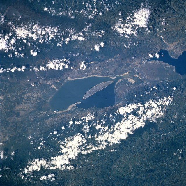 lake-enriquillo-space