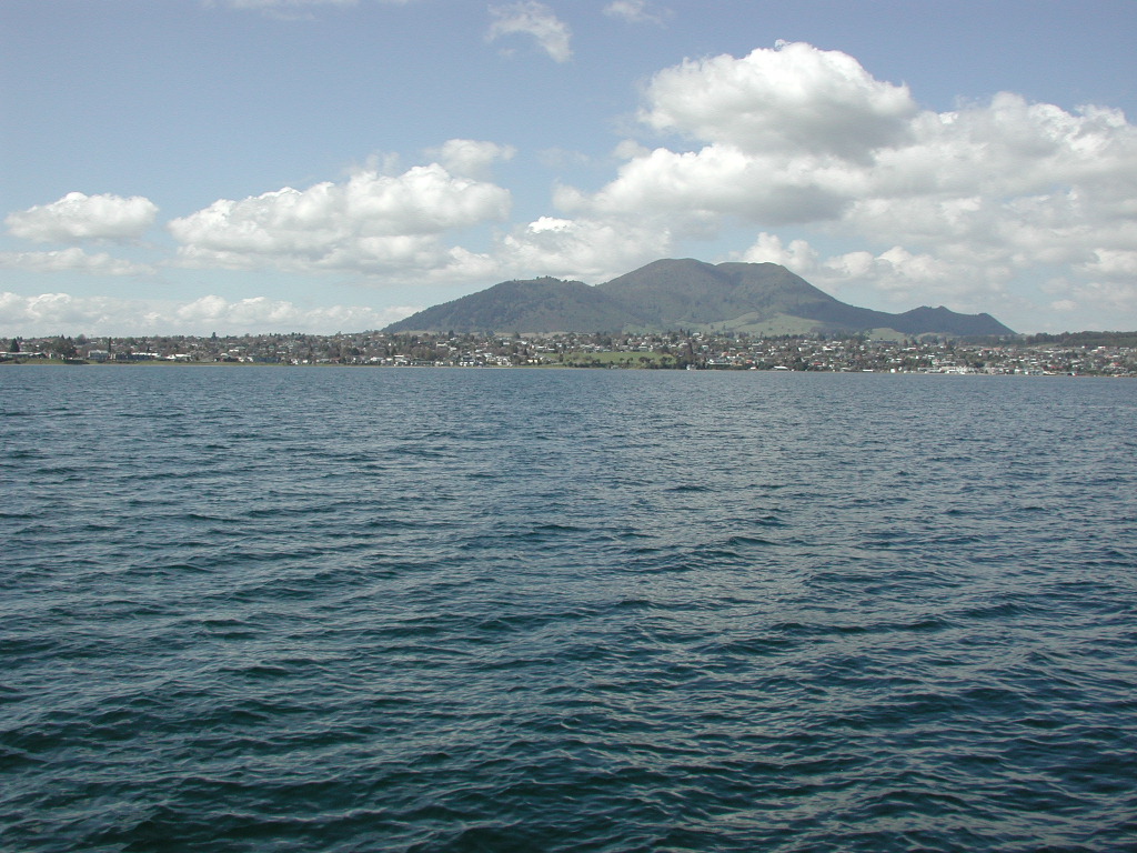 lakes new zealand / Mount Tauhara from Lake Taupo