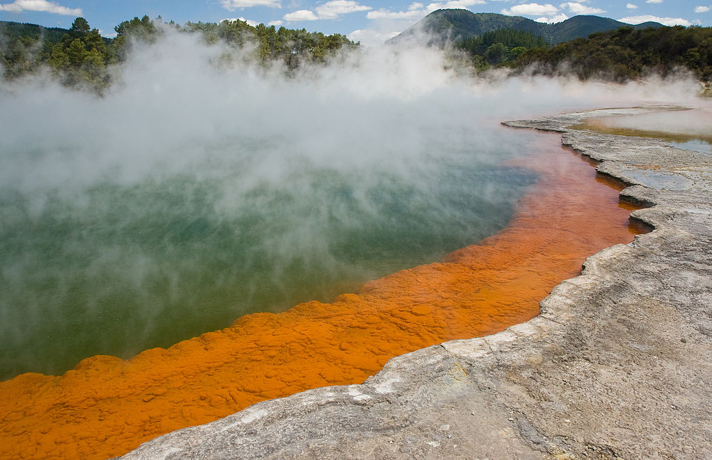 lakes new zealand / Champagne Pool Wai O Tapu