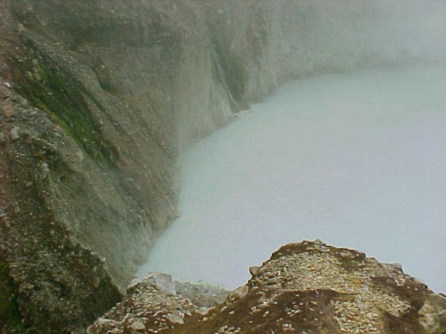 Dominica-boiling-lake