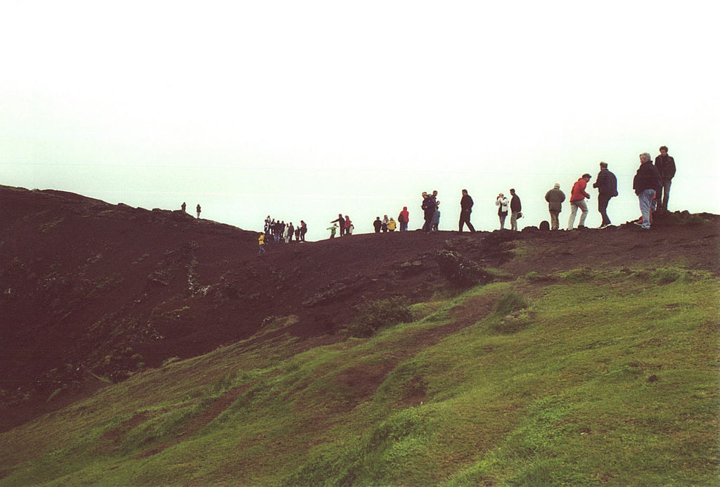 1024px-Iceland-Kerid2-July_2000