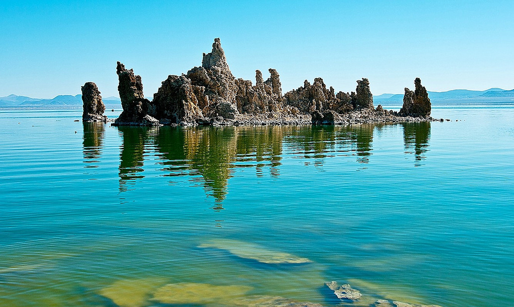 mono lake green water