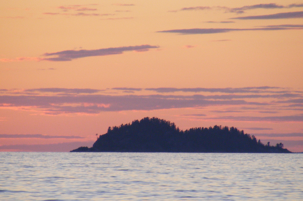 lake-superior-island