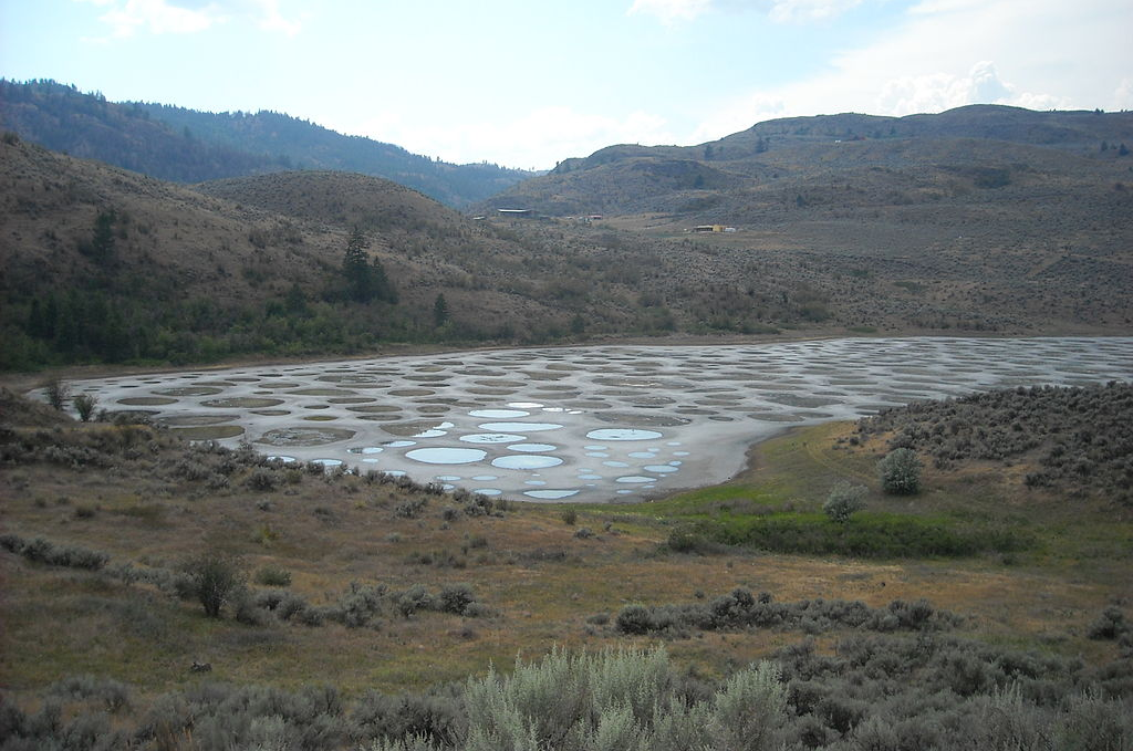 spotted lake british columbia