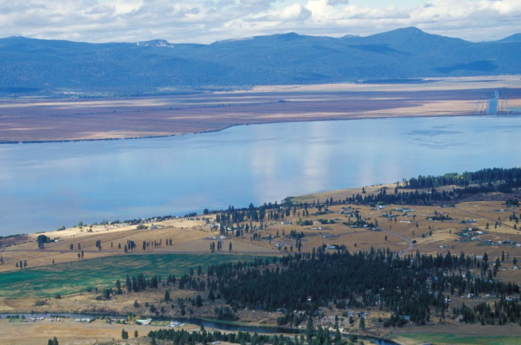 Aerial view of Upper Klamath Lake, near Klamath Falls, Oregon. (Credit: U.S. Bureau of Reclamation)