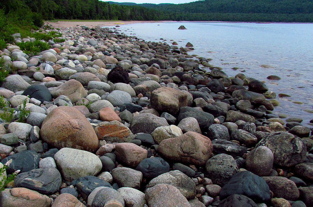 great lakes water levels Gargantua Harbor, Lake Superior. (Credit: Wikimedia Commons User D. Gordon E. Robertson via Creative Commons 3.0) 